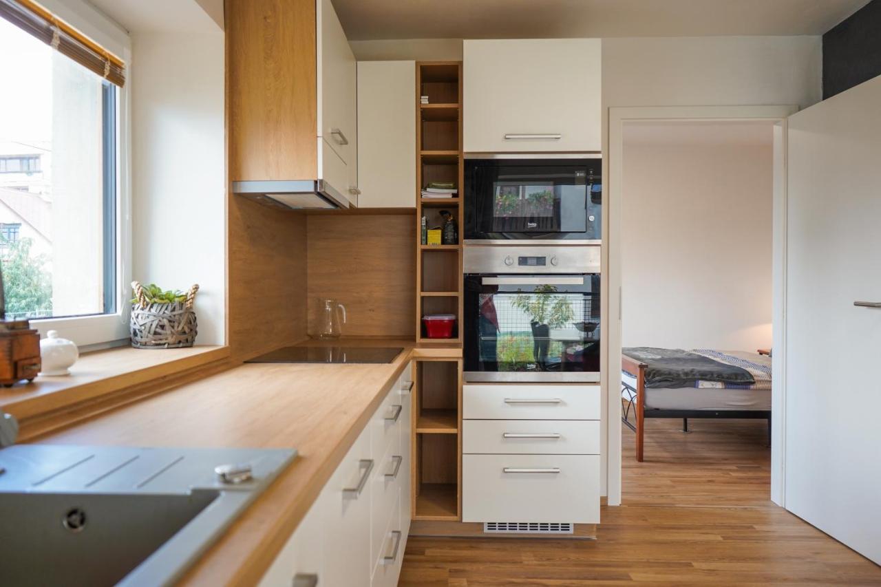 Vila Vekose - Apartman S Terasou A Zahradou Hradec Králové Extérieur photo