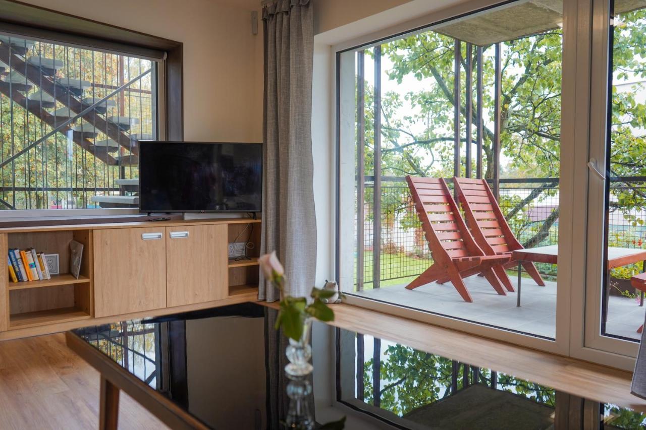 Vila Vekose - Apartman S Terasou A Zahradou Hradec Králové Extérieur photo